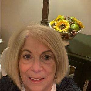 Meet your Posher, Julia